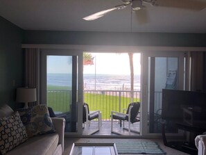 Ocean views from Kitchen and Dining  area.