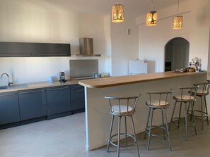 Cuisine ouverte avec bar