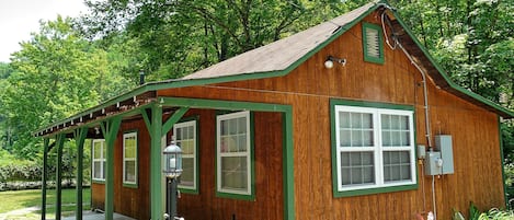 Exterior - Welcome to Cozy Cabin on a Creek