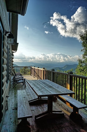 Picnic Table - Open deck with picnic table and additional seating to enjoy the amazing mountain view.