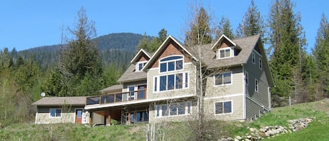 Eagleview Retreat Guest House, south faceing