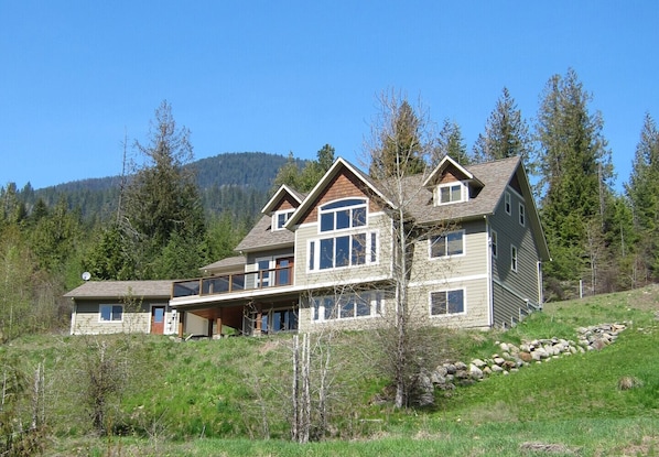 Eagleview Retreat Guest House, south faceing