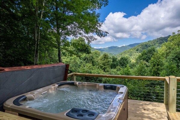 Hot tub views - Outdoor Hot Tub with Mountain Views