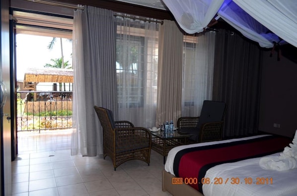 HONEYMOON SUITE