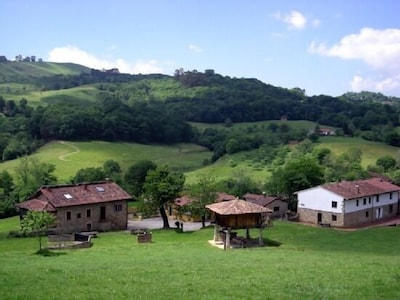 Casa rural  familiar, 18 Km de la playa, zona de Picos, Lagos de Enol, Covadonga