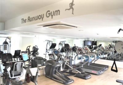 Luxury Serviced Heathrow Airport,2 Bed Apartment,Free Parking+Gym