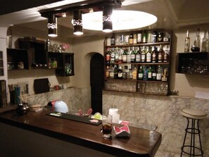 Bar (in der Unterkunft)