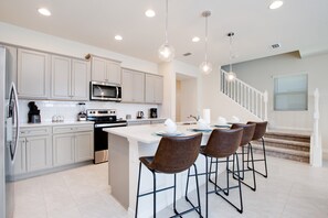 8916Sydney,WindsoratWestside_06