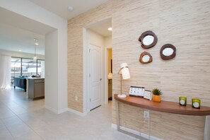 8916Sydney,WindsoratWestside_04