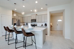 8916Sydney,WindsoratWestside_07