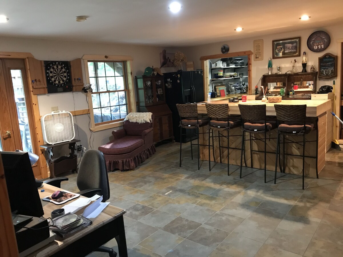 Secluded beautiful home (rental of half of our home) 12 miles from Marquette, MI