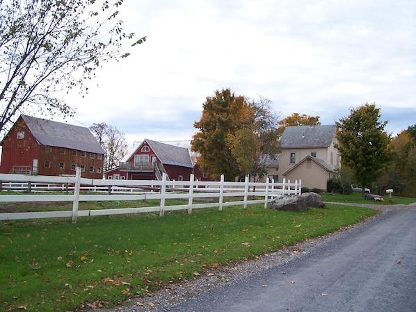 The Old Fiddlers House approaching from the north