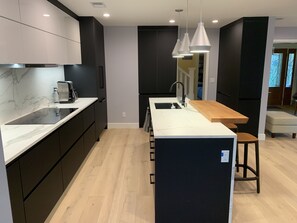 Kitchen: view with family room to right