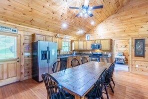 Dining Area - Dining table and kitchen