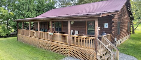 Exterior - Welcome to Deep Creek Log Cabin