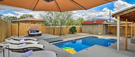 Albuquerque Vacation Rental | 4BR | 2.5BA | 2,560 Sq Ft | Stairs Required