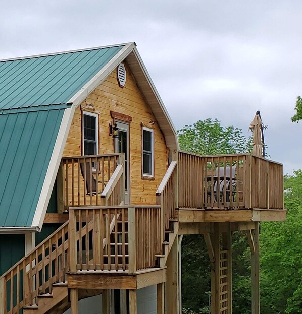 Deck and entry way
