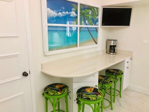Dine-in bar or coffee bar.