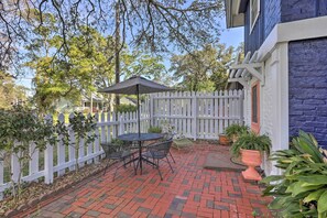 Patio | Outdoor Dining