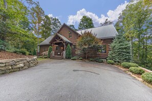 Welcome to Our Place to Paws, your next NC Mountain Cabin Rental!