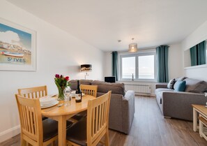 Lounge / Kitchen / Diner