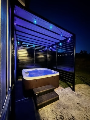 Bain à remous extérieur