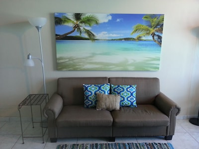 Amazing Ocean Front Unit, Pool, Bar, Free Valet, & Wifi just steps 2 Beach