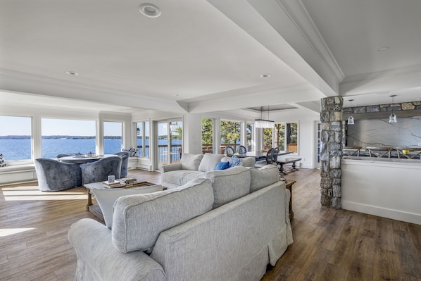 Luxury Open Space to spread outside and inside for family retreats