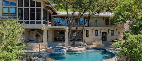 Lake Travis Escape - Walker Luxury Vacation Rentals