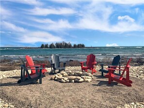 Firepit lakeside