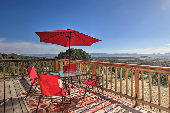 Prescott Valley Vacation Rental | 2BR | 2BA | 1,728 Sq Ft | Step-Free Access