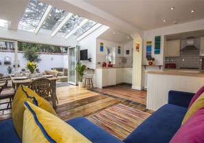 Lounge / Kitchen / Diner