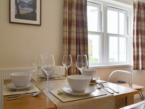 Convenient dining area | 6 Elm Court, Keswick