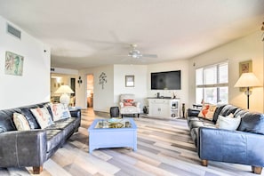 Living Room | Free WiFi