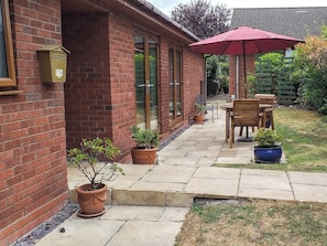 Sitting-out-area | Little Acorns, Malvern