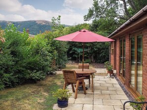Sitting-out-area | Little Acorns, Malvern