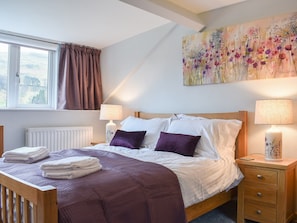 Welcoming double bedded room | Hovera, Glenridding, near Penrith