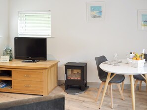 Comfortable living/ dining room | The Nest, Lelant Downs, near St Ives
