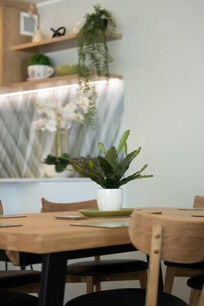 Comfortable dining area. 
