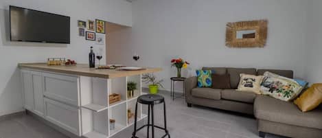 kitchen / living