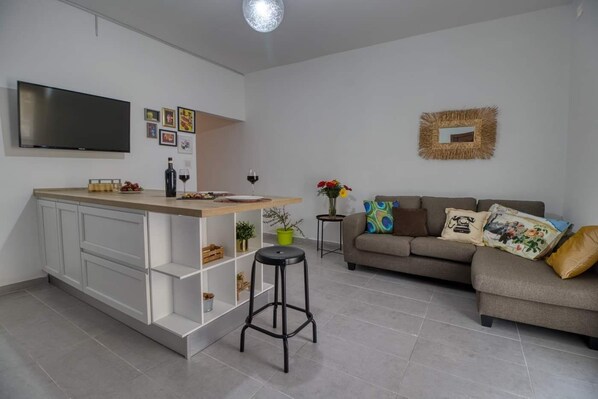 kitchen / living