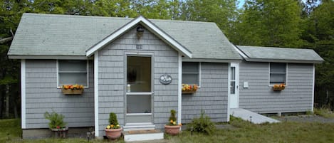 Welcome to the Acadia Sparrow Cottage!