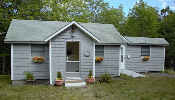 Welcome to the Acadia Sparrow Cottage!