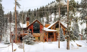 Stunning private Vacation Home in Keystone!