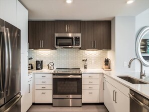 Bethesda 1 Bedroom Kitchen