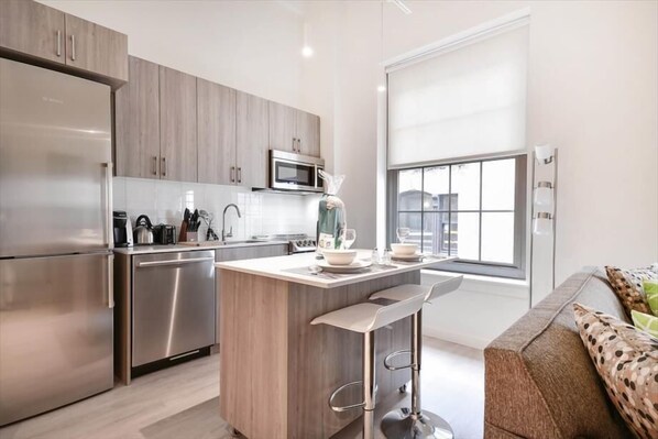 Kitchen/Dining area