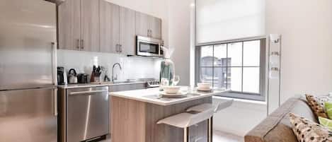 Kitchen/Dining area