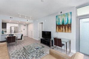Bethesda 1 Bedroom Dining Room
