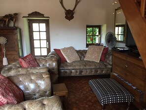 Lounge.