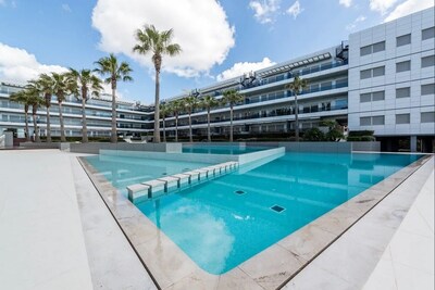 Apartamento de 2 dormitorios situado en la playa de Ibiza Royal